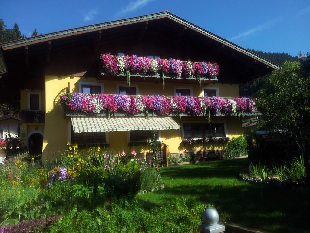 Haus Am Bach Lägenhet Wagrain Exteriör bild